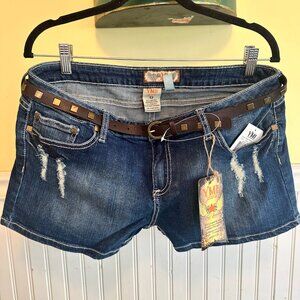YMI Jean Short NWT Denim micro NWT belted distressed sz 5